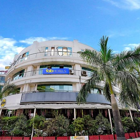 Hotel Fabexpress White House - Nr Midc Khargar Koparpāda Zewnętrze zdjęcie