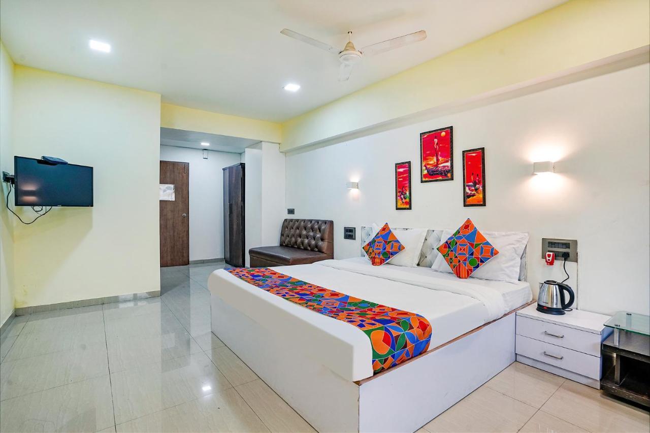 Hotel Fabexpress White House - Nr Midc Khargar Koparpāda Zewnętrze zdjęcie
