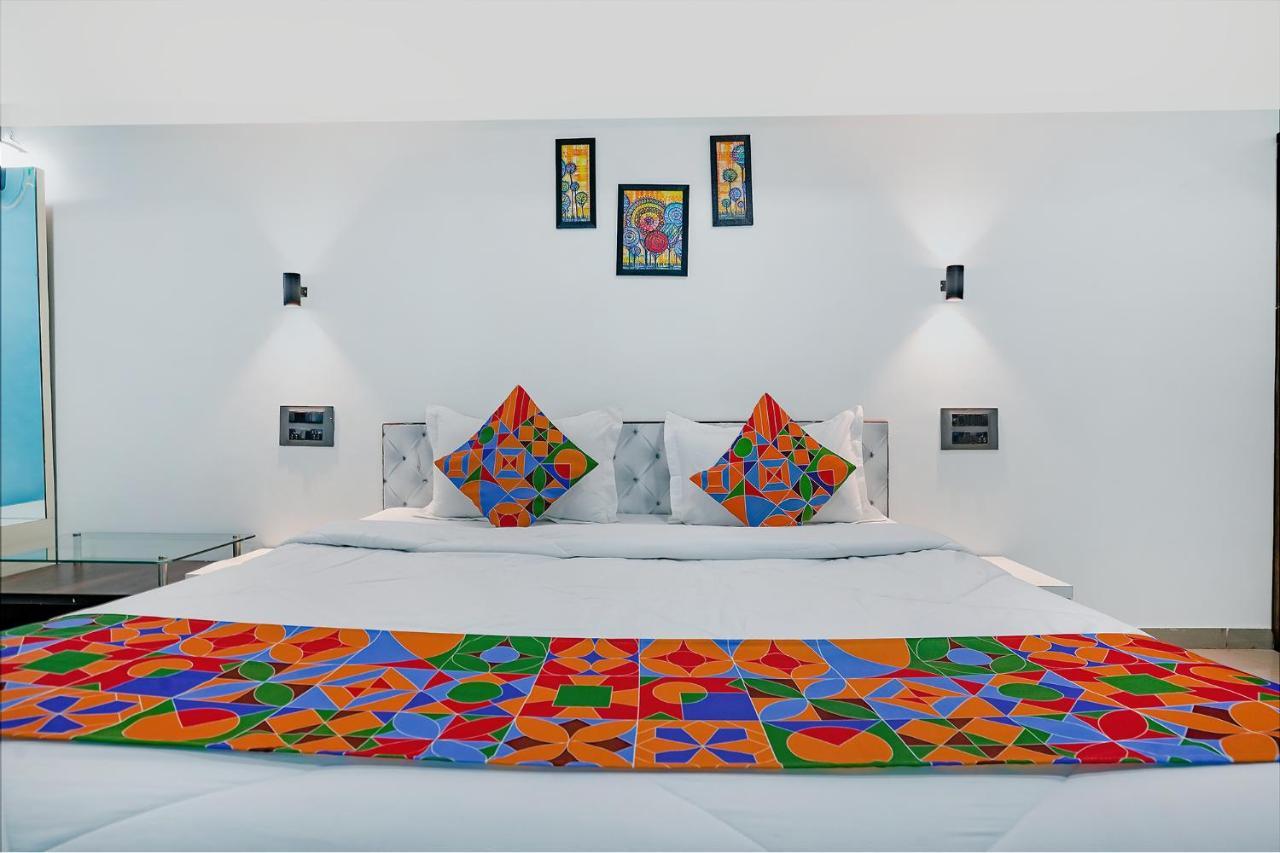 Hotel Fabexpress White House - Nr Midc Khargar Koparpāda Zewnętrze zdjęcie