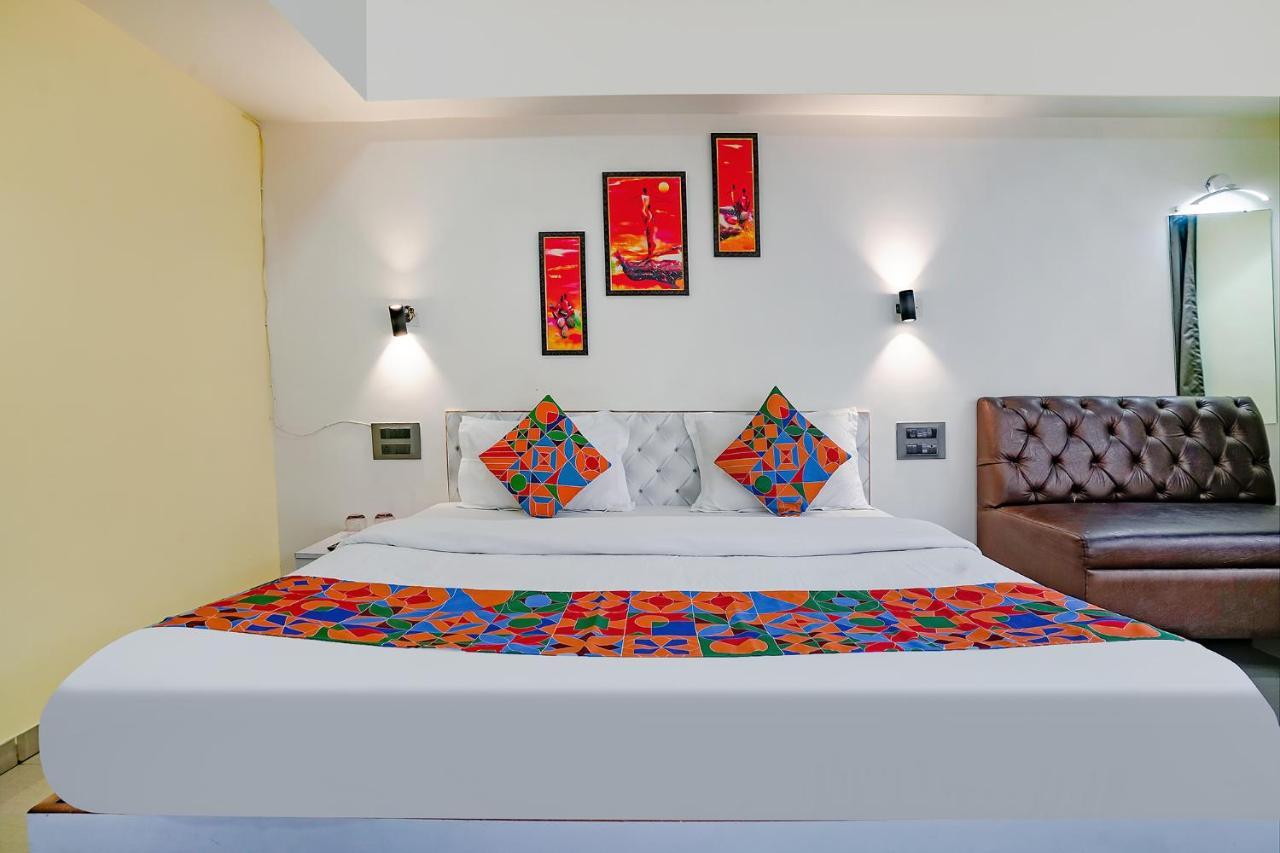 Hotel Fabexpress White House - Nr Midc Khargar Koparpāda Zewnętrze zdjęcie