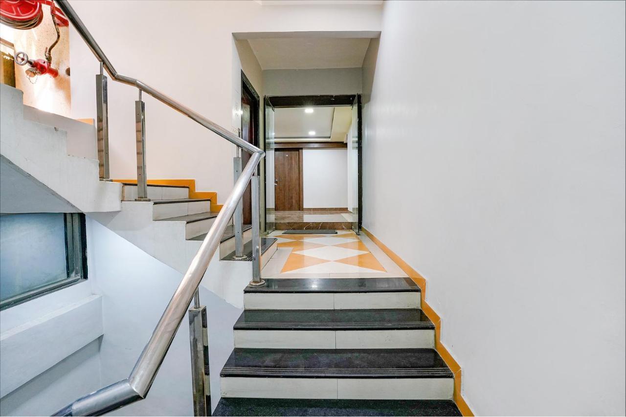 Hotel Fabexpress White House - Nr Midc Khargar Koparpāda Zewnętrze zdjęcie