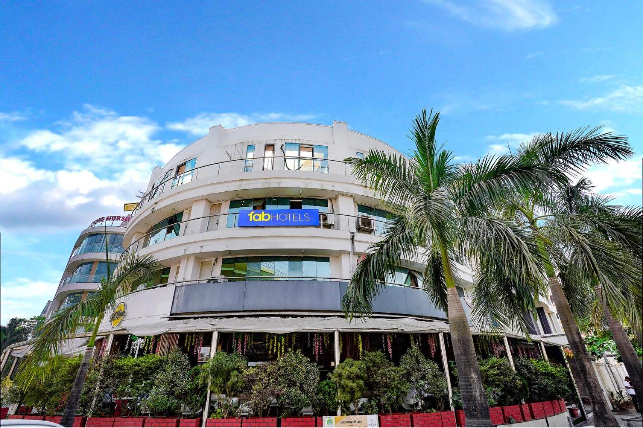 Hotel Fabexpress White House - Nr Midc Khargar Koparpāda Zewnętrze zdjęcie