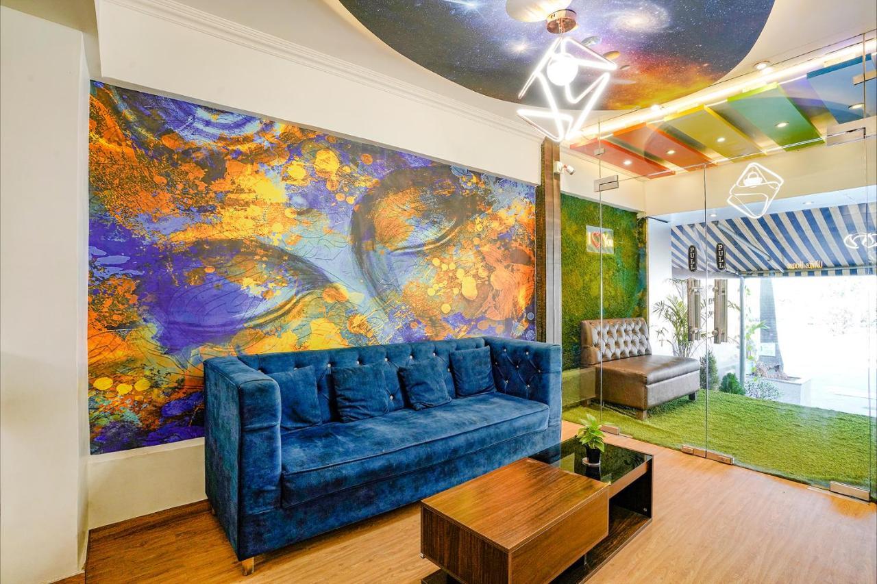 Hotel Fabexpress White House - Nr Midc Khargar Koparpāda Zewnętrze zdjęcie